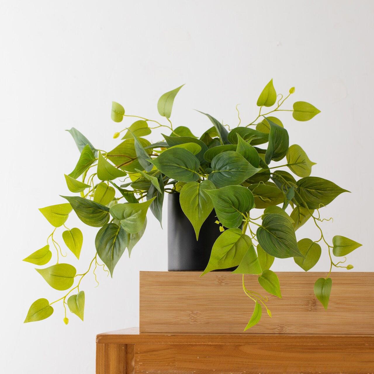 Faux Plants in Black Ceramic Pot, Artificial Plants for Home Decor Indoor, Ivy Small Fake Plants - Fake Plants Decor, Green Plants Artificial Décor, Artificial Plant for Indoor and Outdoor